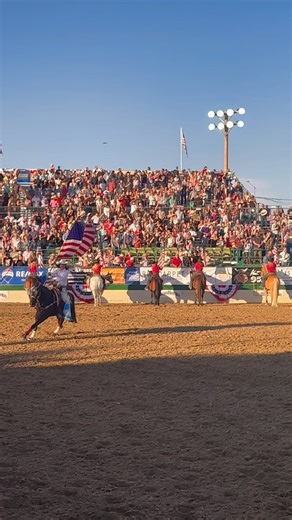 We’re off to a great start on night two! Comment a “🇺🇸” if you’re here in the arena watching the #RenoRodeo. 🙌🏼 | Reno Rodeo