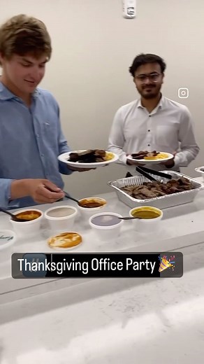 Let Smoke BBQ cater your Thanksgiving Office Party! 🍖😋🎉Book your office party at EatSmokeBBQ.com today! Delivery available! ORDER CATERING ONLINE at EATSMOKEBBQ.COM! 🇺🇸🎉🥰😋Which Catering package will you order? Choose Meats, Sides, Yellowcake Cornbread, Martin’s Potato Rolls, with our Homemade Sauces! 🍖🔥🥦🍗🔥🍖😋🥰😋 #usdaprimebeef #usdaprime #beefbrisket #brisket #pulledpork #ribs #chicken #sausage #macncheese #GLUTENFREE #catering #cateringservice #caterer #bbq #bestbbq #bbqparty #of