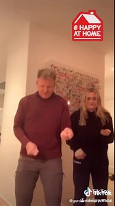 Tilly Ramsay and Iskra Lawrence Team Up for a Delicious Burger Recipe