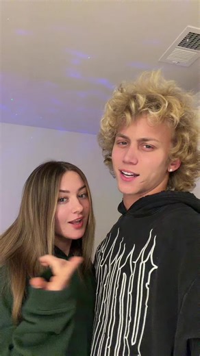 Can’t even get in @gianna #izaiahschmidt | gianna