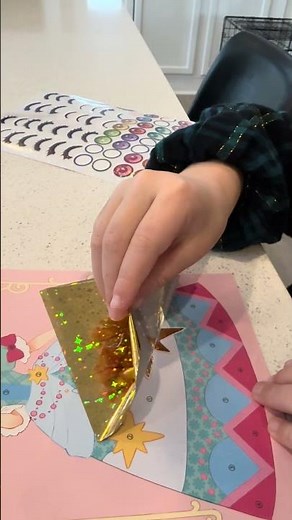 Spring break is around the corner and this Princess Glam Sparkle Kit kept my girls busy for hours! ✨