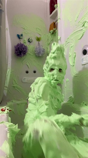 Sassy Sarah's Pillow Poop Prank - Hilarious Reactions!