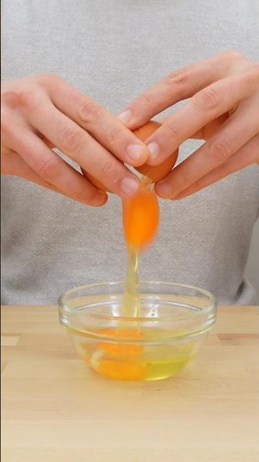 Homemade Bioplastic: eggshell bowl