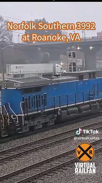 Norfolk Southern 3992 at Roanoke, VA #trains #roanokeva #railroads #railfans #webringthetrainstoyou #virtualrailfan #fyp #norfolksouthern www.virtualrailfan.com