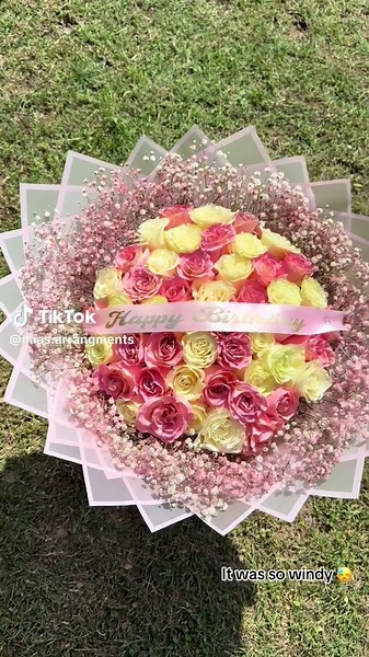 50 count birthday ramo 🎂💗 Dm to place an order @mias.arrangements on instagram! #pinkroses #pinkwhiteroses #explorepage #foryoupage #dallastx #ramobuchon #ramoderosas #happybirthdayramo #dfw #florist