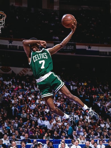 Boston Celtics on Instagram: "Dee Brown's "blind dunk" was ICONIC 🫣"