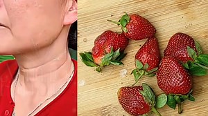 Strawberry face pack to get clear Glowing skin | Natural Beauty Remedy