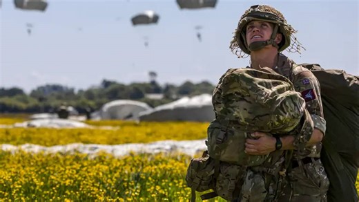 Elite Paras to see parachute role dramatically narrowed as Army axes mass jump capability in defence shake-up | LBC
