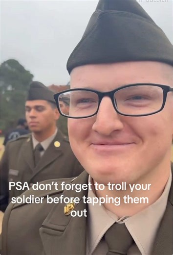 When your family crashes your military formation to prank you 😂👨‍✈️#MilitaryHomecomingPranks #BootCampPrank #LOLArmy #MilitaryLife #FYP