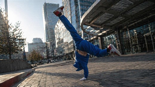 Real life parkour recreates Sonic running action