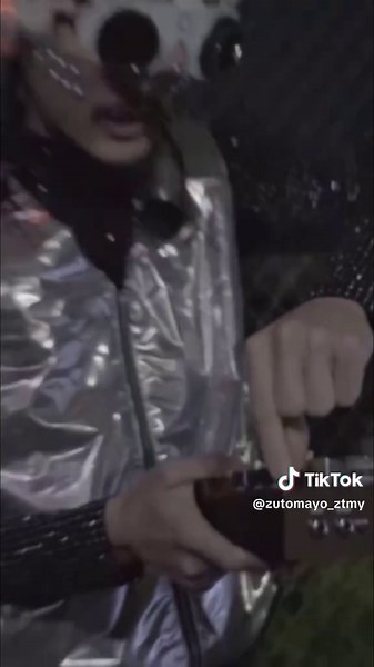 真夜中に月の石を探す冒険