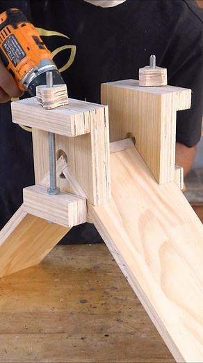 124K views · 1K reactions | Woodworking Clamp corner making idea #making #clamp #woodworking #woodwork #carpentry #corner | Woodworking Ideas | Facebook