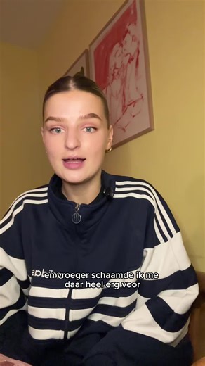 Real talk: it’s okay to be you, en it’s okay om pauze nodig te hebben! Hoe graag ik ook elke dag uit ben met vriendinnen, verlies ik dan echt al mijn energie en focus. Het is echt prima om een mental health day in te plannen in onze drukke samenleving, en het maakt echt niets uit of dat een dagje netflixen is, wandelen, knutselen of gewoon lekker tukken. Doe wat je moet doen om je lekker te voelen en gelukkig te zijn, daar draait het ten slotte allemaal om! #juliavgelder #realtalk #mentalhealth 