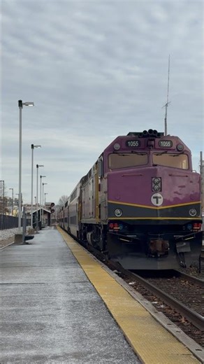 MBTA F40PH-3C # 1055 Entering Framingham station