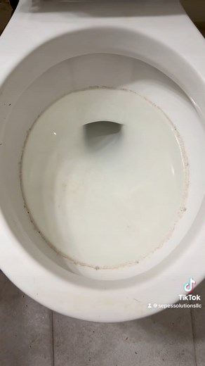 Still building this backbone🫧💪🏼 #cleaningbusinessowner #cleaner #cleaningservice #cleaning #cleantok #cleaningmotivation #cleanwithsep | Clean With Sep