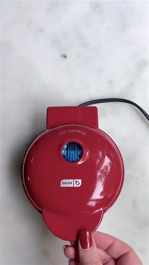 Black and Pink Heart Mini Protein Waffle! 🖤💖🧇 #waffles #miniwaffles #waffleswaffleswaffles #wafflehouse #proteinwaffles #waffels #waffleart #wafflicious #colorfulfood #miniwafflemaker #wafflemaker #waffletime #ilovewaffles #blackpink | Spiced Up Mom