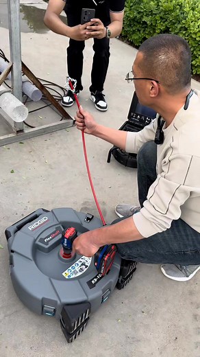 11K reactions · 447 shares | RIDGID k9-102 Turn the corner easily. It is suitable for cleaning the walls of 75 pipes. Nice flexible shaft#sewer #drain #pipe | Mike Amjet | Facebook