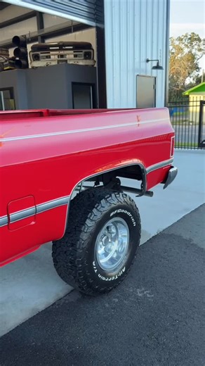 Matt Hooper on Instagram: "FOR SALE 1987 Chevrolet Silverado!! 350 TBI . The last year of the iconic square!! See website for info and pricing . Finance available. 615-504-9834 #v10 #350 #vintagetrucks #red"