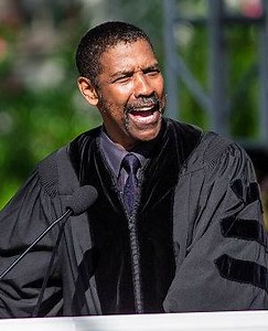 Denzel Washington Tells Graduates, "Put God First"