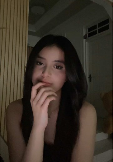 Cover Lagu Home oleh Annisa Kaila