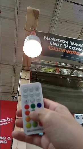 Bell & Howell Socket Fan. (Light Demo.)