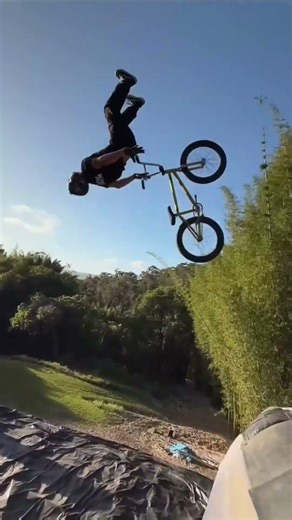 These guys are absolutely fearless 😤 #bmx #extreme #skills #shorts #tricks #adrenaline #cycling