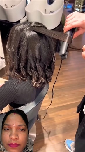 Here's ghd gold serving looks at every angle🖤 your 101 on how to curl with a straightener.