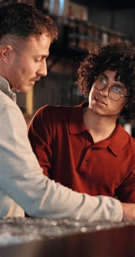 clip-4007346821-bartender-men-help-pub-training-stock-inspection