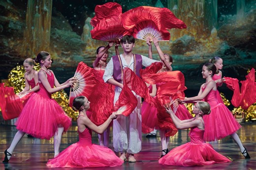 „Alladyn” - magiczny spektakl taneczno-akrobatyczny po premierze. Zobacz zdjęcia