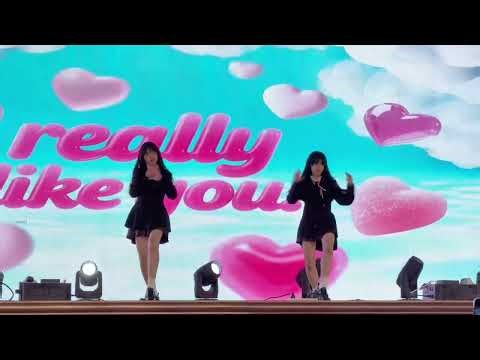 Chinese Twins Sister Live Performance | 🥶🥶