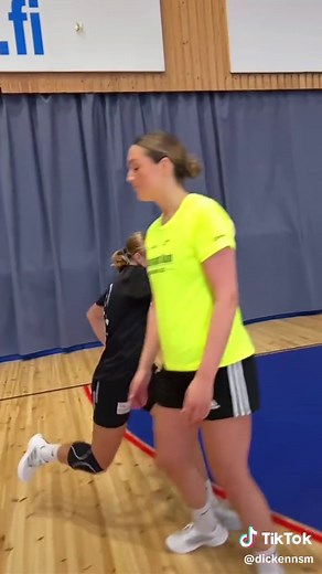 Wing shot masterclass with Nea ✨ #handball #håndbold #sports #finland #athlete #goal #urheilu #fyp #foryou @linneaaula