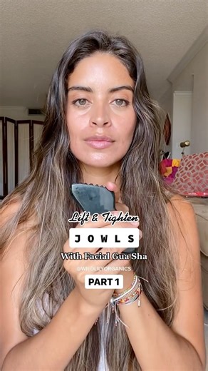 SOMATIC FACE METHOD™ | FACIAL REFLEXOLOGIST | COACH on Instagram: "PART 1- JOWLS aka Depressor Anguli Oris Muscle 💪🏼 These muscles draw the corners of the mouth downward. This helps by toning, strengthening, and releasing the pressure that causes this muscle to pull downward. Always use an oil for glide. Stay tuned for PART 2 ✌🏼 Basic Facial Gua Sha Ritual Online Workshop recording is available for purchase. Using the Dark Green Nephrite Jade Gua Sha Stone ✨LINK IN BIO ✨ #wildlilyorganics"