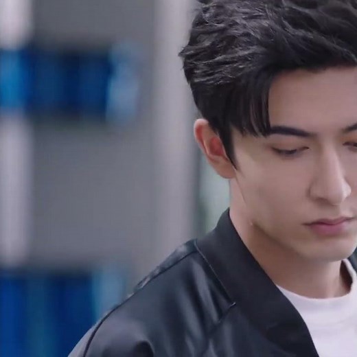 Caught slacking off😂#你微笑时很美 #许凯 #程潇 #fallingintoyoursmile #shorts #xukai #chengxiao