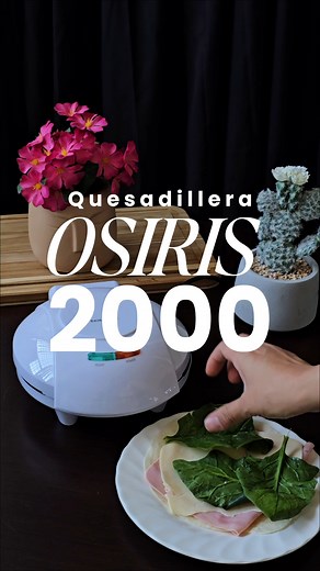 En Taurus sabemos que a nadie le gustan las quesadillas quemadas. Por eso creamos la Quesadillera Osiris 2000: perfecta para que disfrutes tus quesadillas. Adquiérela en https://www.taurus.com.mx/products/osiris-2000?_pos=1&_psq=osi&_ss=e&_v=1.0 #HazloConTaurus #Taurus #24HorasContigo | Taurus México