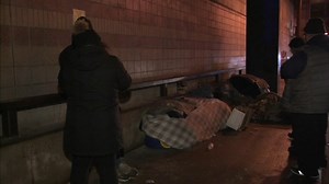 Volunteers aim to count Chicago's homeless to determine resources needed