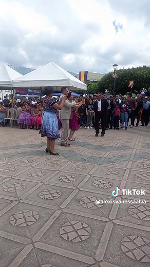 Videos de Alexis Vanessa Alvar (@alexisvanessaalva) con “sonido original - Alexis Vanessa Alvar”