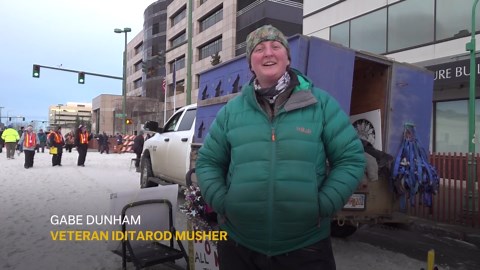 World's most famous sled dog race kicks off in Alaska