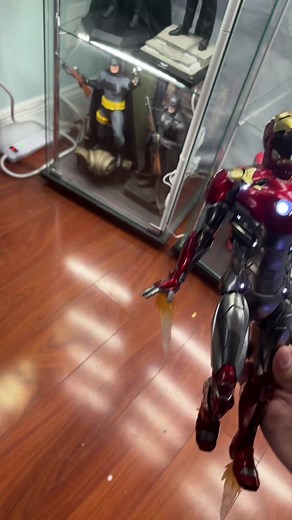 HOT TOYS Iron Man Mark 47 Review: Unboxing Action Figure
