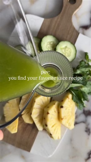 And you can't stop making it 😍 1 1/2 cucumbers 1/2 pineapple handful of fresh mint We encourage to always experiment with recipes and find the juice that you love 💚 Using Nama J2 - get 10% off with code JOE10 | Fat, Sick & Nearly Dead