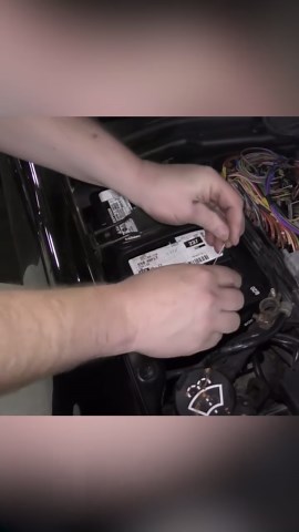Mercedes SLK320: Battling Battery Drain! 🔋