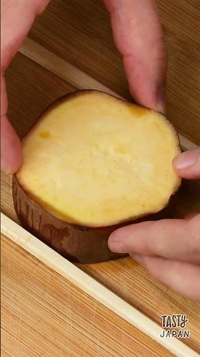 【週7でさつまいも食べてます♡】大人も子供も熱狂する！至福のおやつレシピ / Accordion Candied Potatoes #shorts
