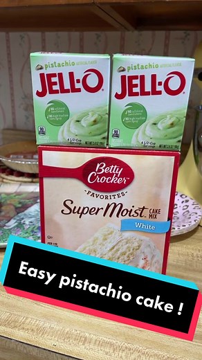 Delicious Easy Pistachio Cake Recipe for Mother's Day!