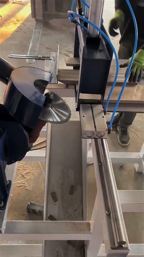 🪚 hand push 45° miter saw for precise angle cuts #mitersaw #woodwork #handtools