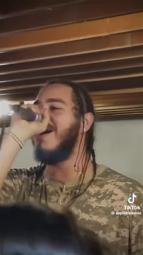 Post Malone Europe Fanpage 🇪🇺 on Instagram: "Some OG Posty 🥹 performing „White Iverson“ back in 2015 🥹 : not impersonating or affiliated to Post Malone ⚠️"
