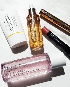 So. We've had a lot of requests for kits. Skincare starter kits. Bestseller kits. Makeup that matches kits. And "WHAT SHOULD I BUY MYSELF THIS MONTH" kits. 😅 This one is the last of the list. It includes a fresh tube of excellent SPF (you need it, daily), a bottle of our Awesome Bronze Self Tanning Drops (which are just SO incredibly incredible), a tube of our newest, magnificent Perfect Waterproof Mascara and a bottle of the Perfect Eye Makeup Remover, and our most universal every day Shine Up