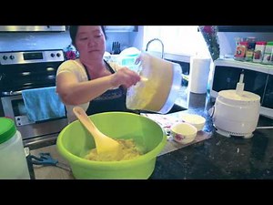 [001] Ncuav Pob Kws (Corn Cake/Bread)