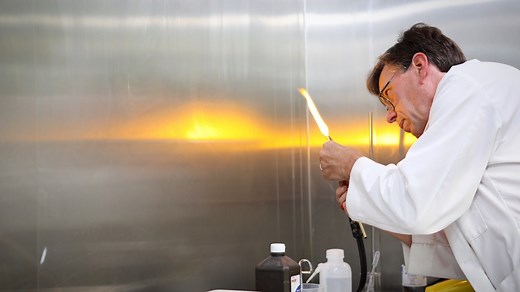 Bob Lazar: Area 51 & Flying Saucers - Apple TV