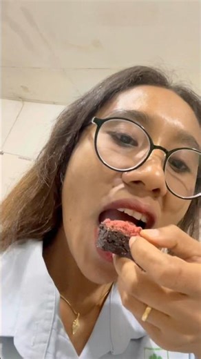 Eating birthday cake 🎂 #birthday #happybirthday #happy #tiktok #share #duet