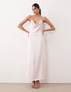VILA - Robe longue à fines bretelles et col bénitier en satin - Rose | ASOS