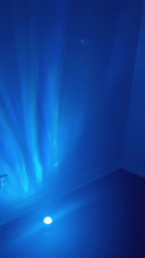 This aurora borealis light is SO COOL!! It lights up the entire ceiling. Literally mindblown. #aurora #auroraborealis #auroralight #nightlight #projector...